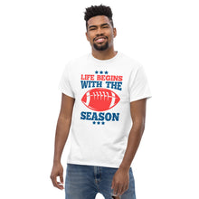 Load image into Gallery viewer, T-Shirt &quot;Life Begins With The Season&quot;
